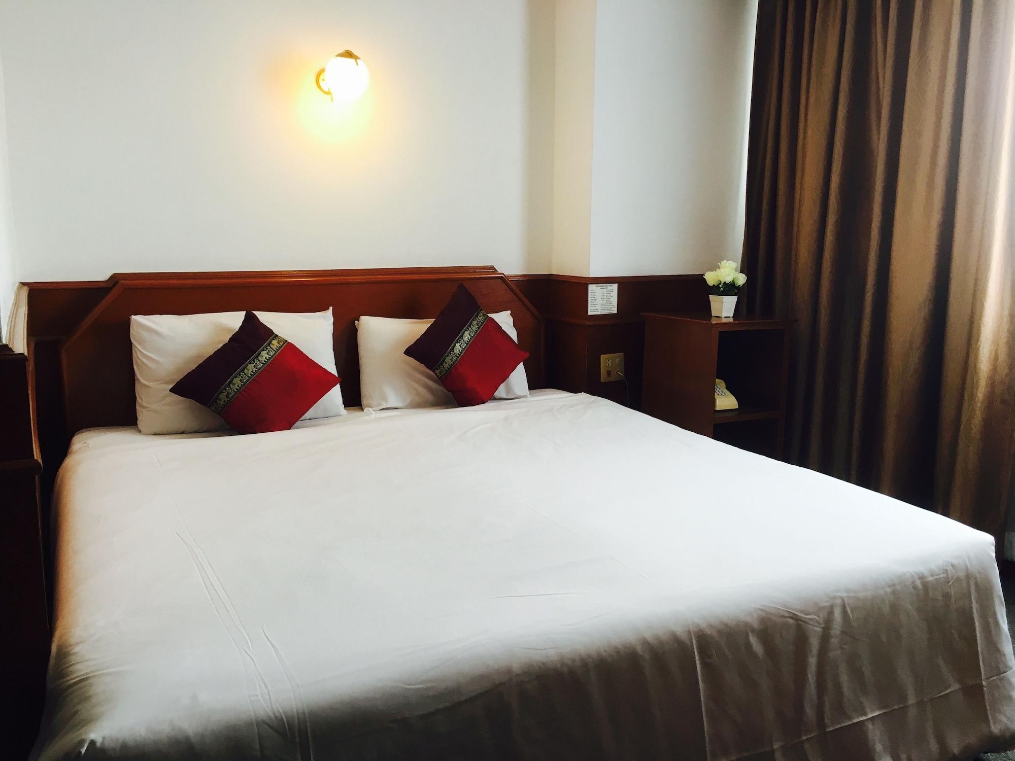 Elizabeth Hotel Бангкок Экстерьер фото