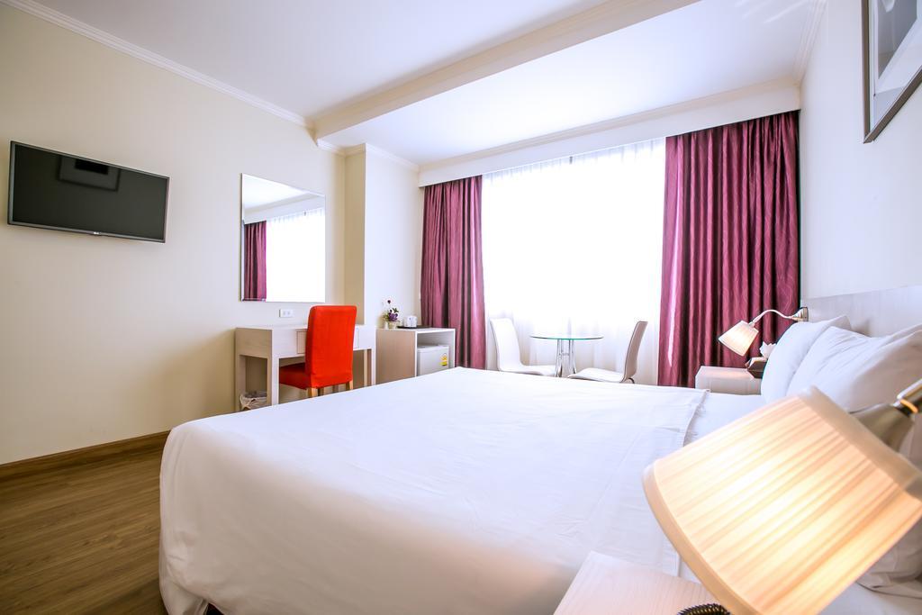 Elizabeth Hotel Бангкок Экстерьер фото
